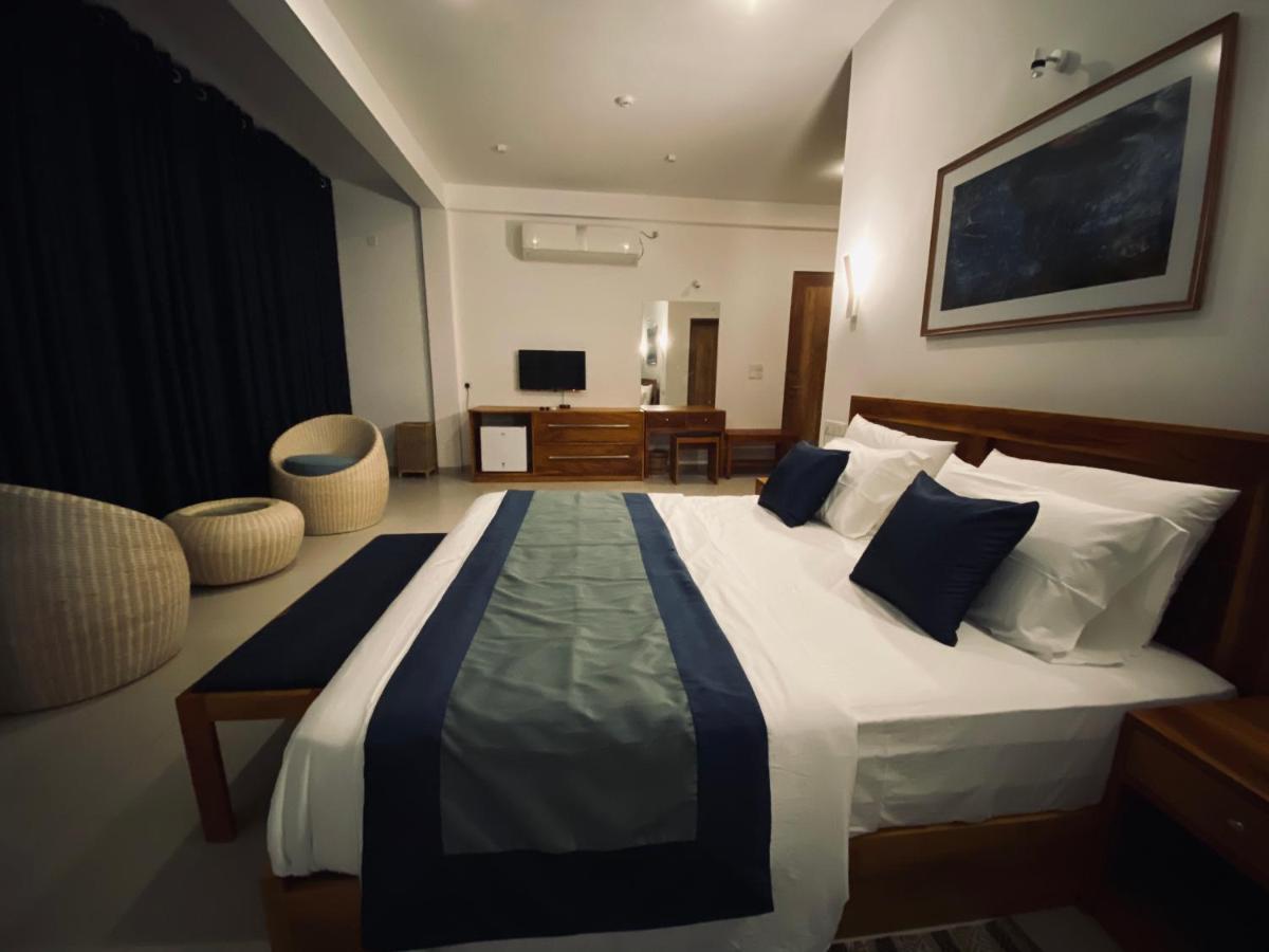 The Lighthouse Negombo Hotel Exterior photo